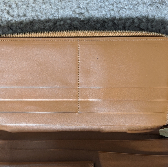 CdG Re-Issued Luxury Group Leather Long Wallet - Picture 7 of 7